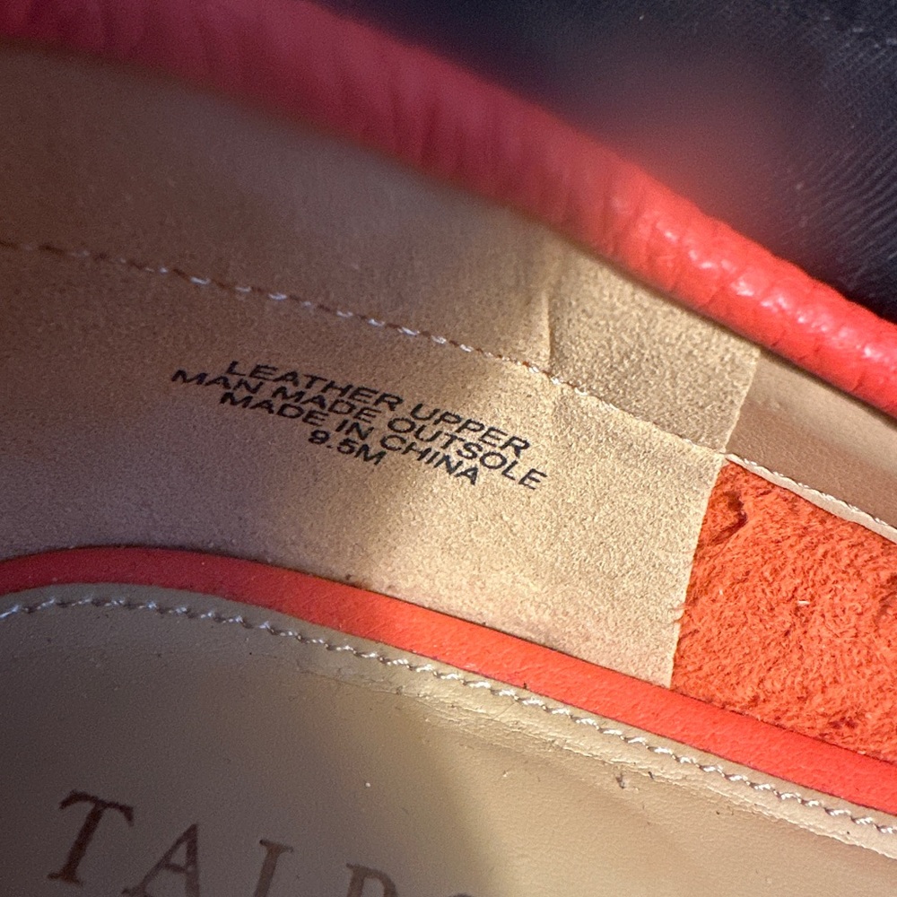 Talbots New Jessie Amazing Coral Leather Driving Flat 9.5M With Gold Tassle tips - Picture 15 of 16